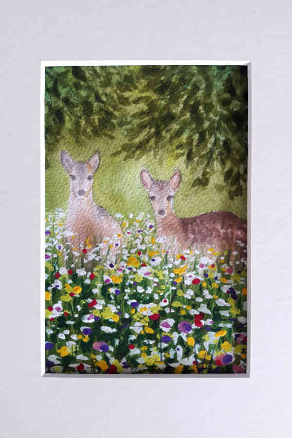 Obrazek ręcznie malowany akwarelami i gwaszem z sarenkami na polance