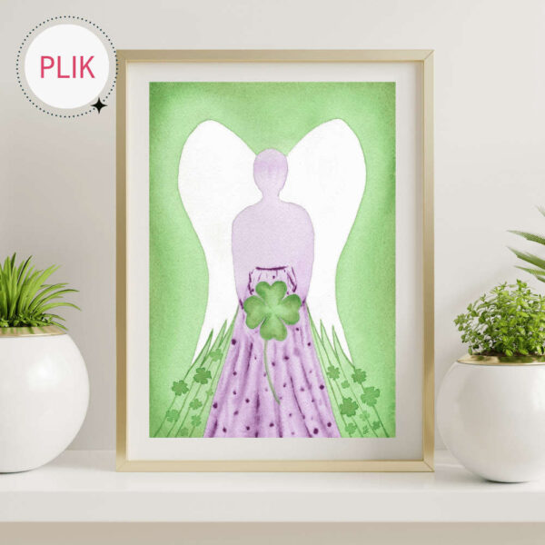 Ręcznie namalowany obraz akwarelami anioła niosącego koniczynkę czterolistną w otoczeniu koniczynek