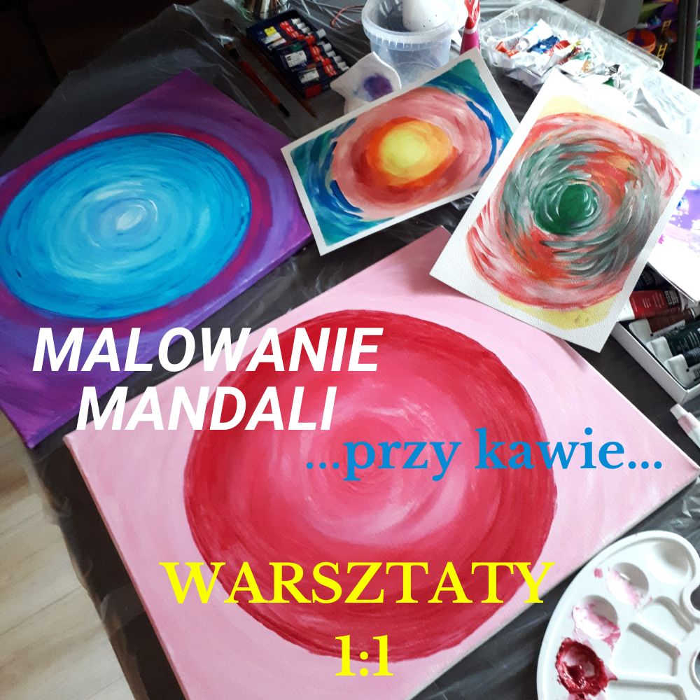 Zdjęcie przedstawia namalowane podczas warsztatów mandale